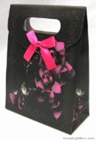 Hediyelik karton çanta